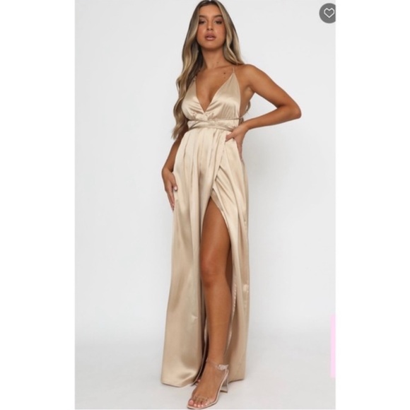 White Fox Boutique Dresses & Skirts - WHITE FOX ENDLESS LOVE MAXI CHAMPAGNE NWT SMALL